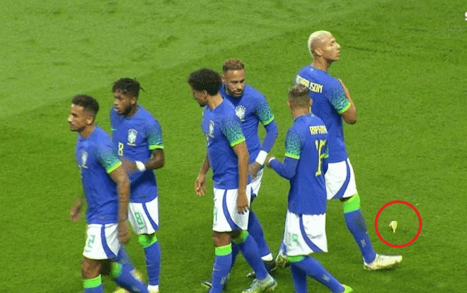 【热身赛】合乐VIP体育赛事：巴西球员遭球迷扔香蕉，种族歧视事件层出不穷